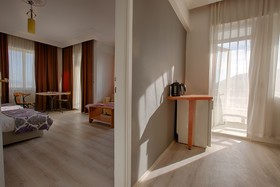 HMA Hotel & Suites