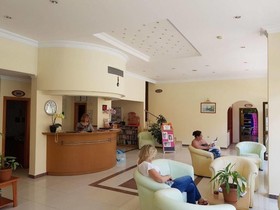 Hotel Blue Heaven