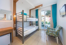 Grand Reina Beach Hotel