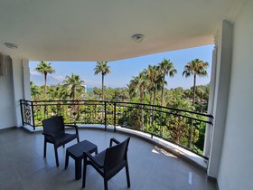 Karikatur Bi Hotel