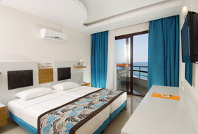 Kleopatra Ada Beach