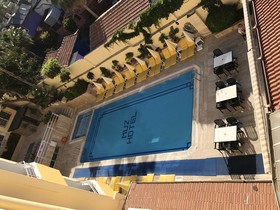 Muz Hotel