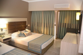 Palmeras Beach Hotel