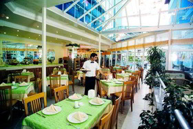 Mesut Hotel Family