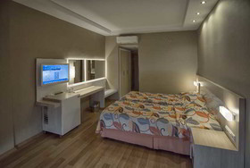 Riviera Hotel & Spa
