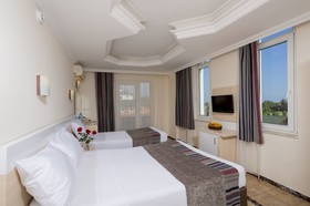 Clover Magic Park Beach Hotel