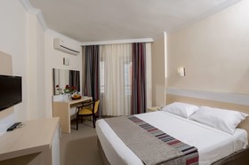 Clover Magic Park Beach Hotel