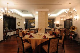 Gold City Hotel