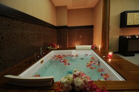 Gold City Hotel
