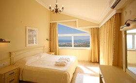 Gold City Hotel