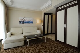 Gold City Hotel