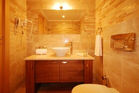 Gold City Hotel