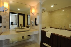 Gold City Hotel