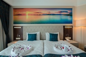 The Lumos Deluxe Resort Hotel & Spa