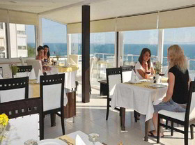 Lucky Monkey Hotel