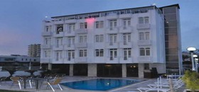 Lucky Monkey Hotel