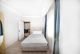Adam Apart Hotel 2