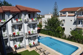 Akin Apart And Hotel
