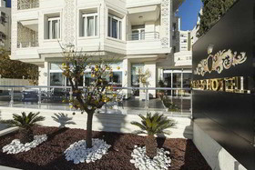 Golda Hotel