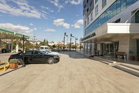 B Business Hotel & Spa