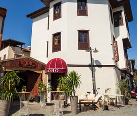 Boho Oldtown Apart Hotel