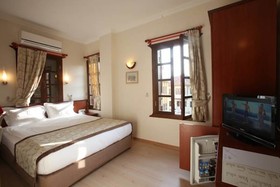 Castle Old Town Hotel