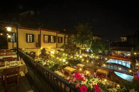 Castle Old Town Hotel