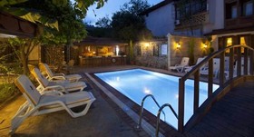 Castle Old Town Hotel