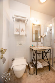 Delight Deluxe Boutique Hotel