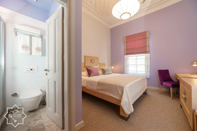 Delight Deluxe Boutique Hotel