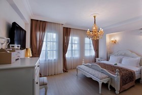 Lavin Suites Hotel