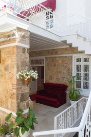 Lavin Suites Hotel
