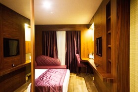 SKY Business Hotel
