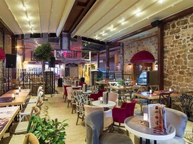 Goodman Hotel & Bistro