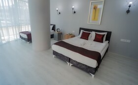 Grand Niki Hotel & Spa