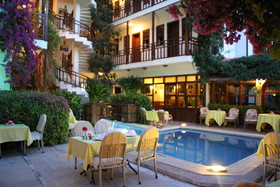 Karyatit Hotel