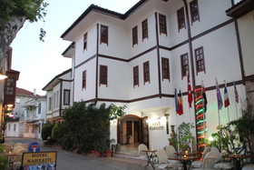 Karyatit Hotel