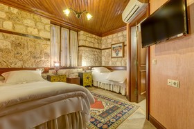 Kauçuk Hotel