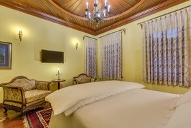 Kauçuk Hotel