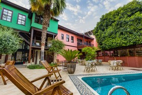 Kauçuk Hotel