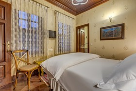 Kauçuk Hotel