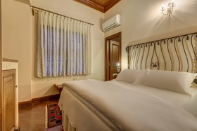 Kauçuk Hotel
