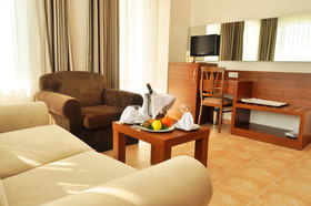 The Corner Park Hotel