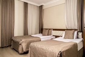The Corner Park Hotel