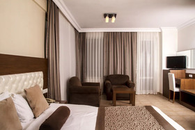 The Corner Park Hotel