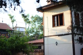 Otel Wood House