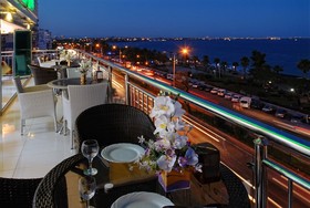 Pacco Sea & City Hotel