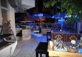 Azuu Hotel