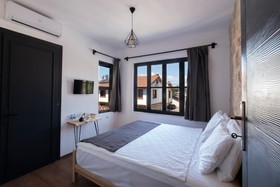 Solo Boutique Hotel