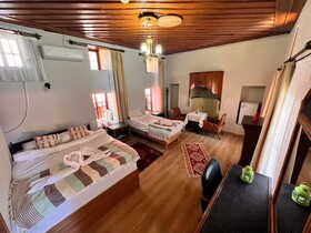 Tarihi Sari Konak